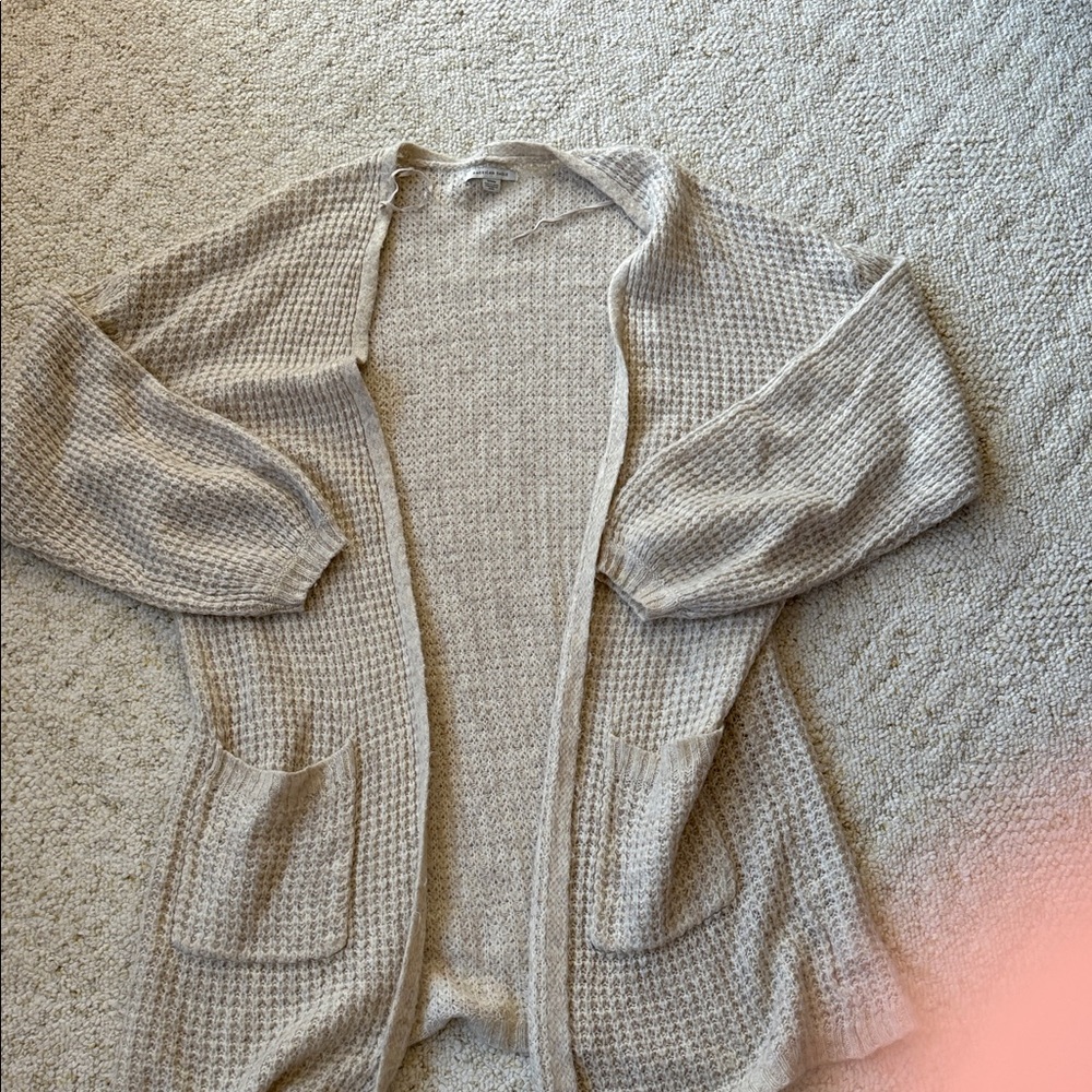 Soft long cream cardigan American Eagle sz M